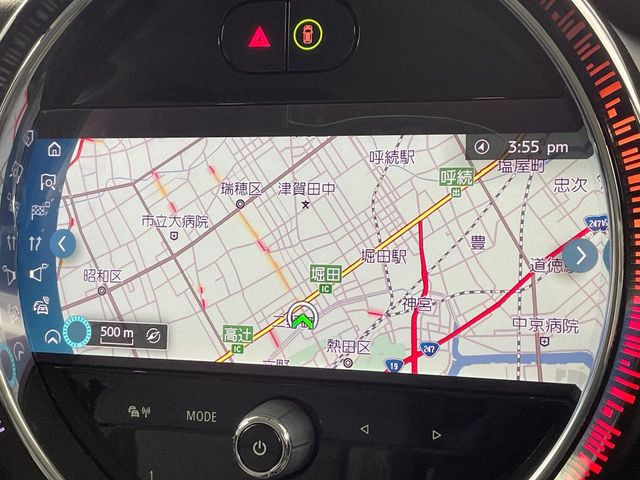 �������i�r:��̊��̂���i�r�́A����������ԓ������o���Ă���܂��BBluetooth�Đ��ȂǃI�[�f�B�I�@�\���[�����Ă���܂��̂ŁA�^�]�����y���߂܂���