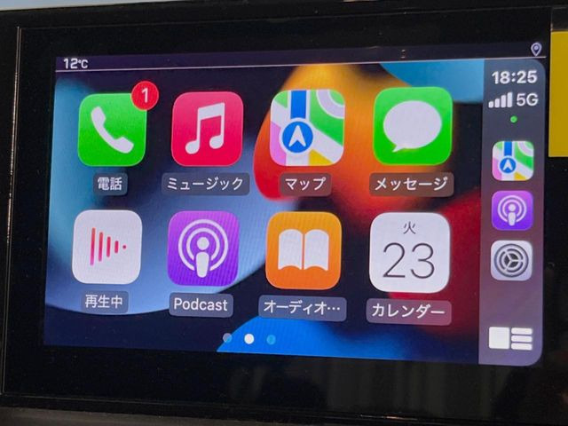 ��Apple Car Play:�X�}�z�Ƃ̗L���ڑ��ŁA�i�r�E�I�[�f�B�I�Đ��ȂǃX�}�z�̃A�v���@�\����ʂł��g����֗��@�\�ł�!