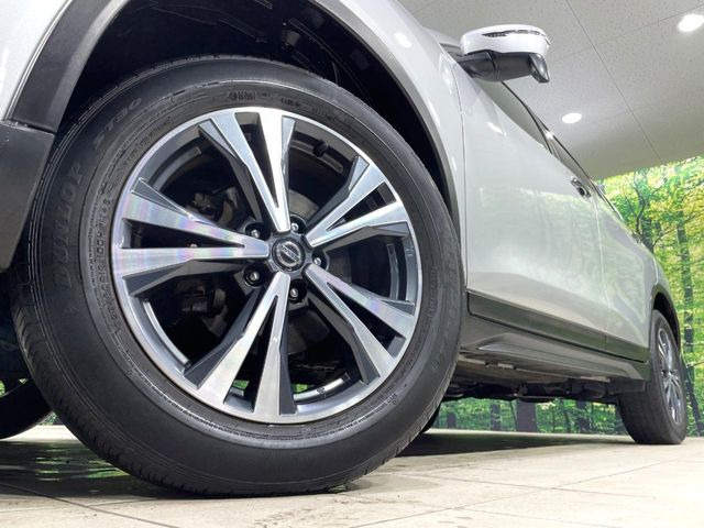 �y����18�C���`�A���~�z�C�[���z�O�ςɃ}�b�`���������A���~�z�C�[���𑕒����Ă���܂��B�e��ЊO�A���~�z�C�[����A�X�^�b�h���X�^�C�����戵�����Ă���܂��B���񂲑��k����������