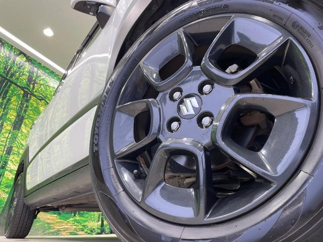 �y����16�C���`�A���~�z�C�[���z�O�ςɃ}�b�`���������A���~�z�C�[���𑕒����Ă���܂��B�e��ЊO�A���~�z�C�[����A�X�^�b�h���X�^�C�����戵�����Ă���܂��B���񂲑��k����������