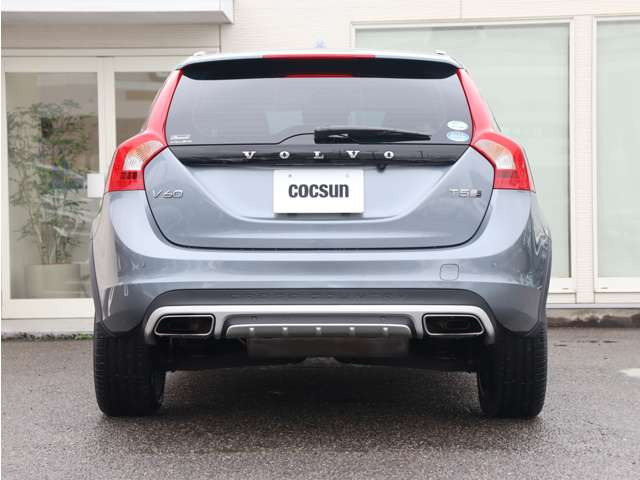 ���s�^�G���W���ɂ̓{���{�̔F�؂��擾����MOTUL�̍����I�C��SPECIFIC RBS0-2AE(0W-20)���g�p���܂��B