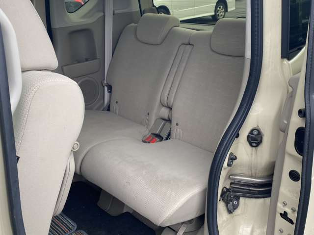 ���X�͔N�����x�ƂȂ��Ă���܂��B�c�Ǝ��Ԃ�10:00�`19:00�ł��B