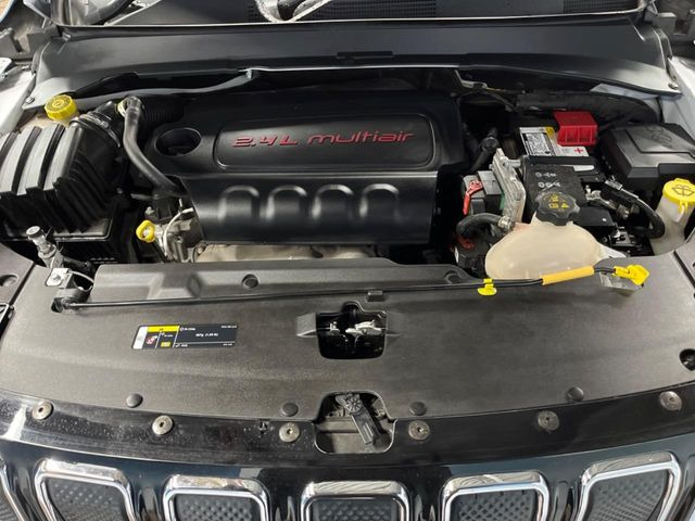 �����X�ł́A�e���[�J�[�̐�p�f�f�e�X�^�[�𓱓��B���Ǝ��i�����e�N�j�J���X�^�b�t���풓���Ă���܂��̂ŁA������̍ۂɂ����S���Ă����p���������܂��B