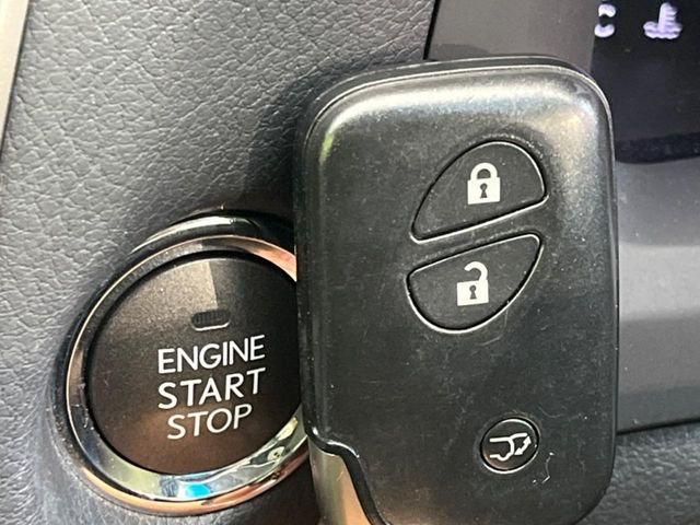 �y�X�}�[�g�L�[�z�J�o����|�P�b�g�ɓ��ꂽ�܂܂ł��h�A�̎{���E�������\�ȃX�}�[�g�L�[�𑕔��B�G���W���̃I���E�I�t�����J�M�����o���K�v����������Ƃ��Ă��֗��ł���