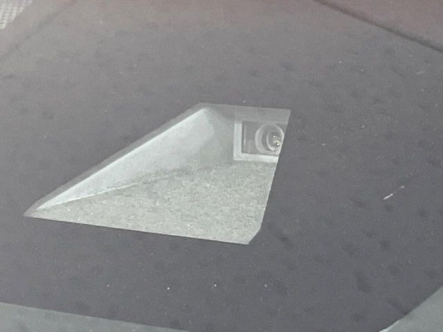 �y�g���^�Z�[�t�e�B�Z���X�z���s���ɑO���̎ԗ�����F�����A�Փ˂������Ȏ��͌x��ƃu���[�L�ŏՓˉ���Ɣ�Q�y�����A�V�X�g�B�����S�Ƀh���C�u�����y���݂��������܂��B