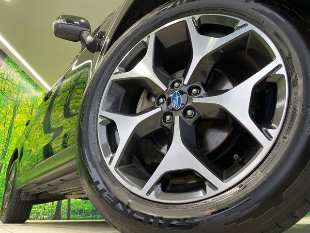 �y����18�C���`�A���~�z�C�[���z�O�ςɃ}�b�`���������A���~�z�C�[���𑕒����Ă���܂��B�e��ЊO�A���~�z�C�[����A�X�^�b�h���X�^�C�����戵�����Ă���܂��B���񂲑��k����������