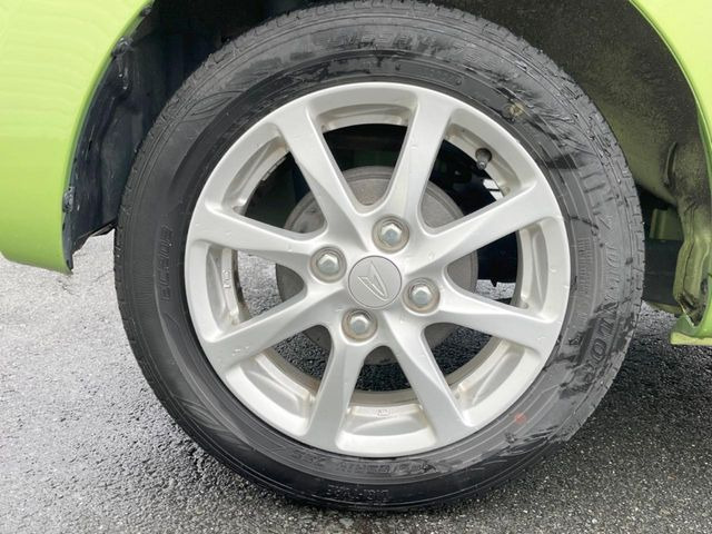 �y�����A���~�z�C�[���z�O�ςɃ}�b�`���������A���~�z�C�[���𑕒����Ă���܂��B�e��ЊO�A���~�z�C�[����A�X�^�b�h���X�^�C�����戵�����Ă���܂��B���񂲑��k����������