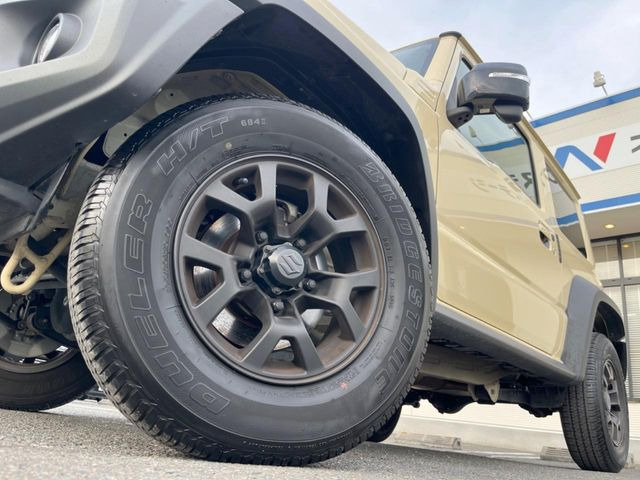 �y����15�C���`�A���~�z�C�[���z�O�ςɃ}�b�`���������A���~�z�C�[���𑕒����Ă���܂��B�e��ЊO�A���~�z�C�[����A�X�^�b�h���X�^�C�����戵�����Ă���܂��B���񂲑��k����������