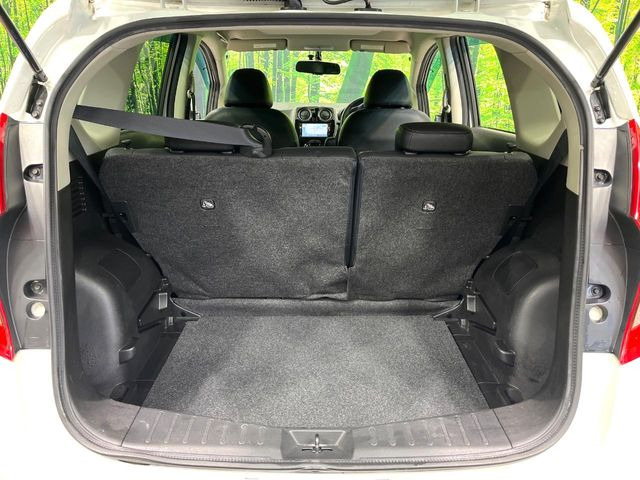 ���i�̂���������ʋ΁A���}���ɏ\���ȉ׎��X�y�[�X���m�ۂ��Ă���܂��B�Z�J���h�V�[�g��|���ƁA�傫�ȉו��̐ύڂ��\�ł���