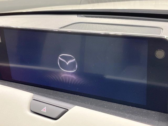 �y10.25�C���`�}�c�_�R�l�N�g�z�ԓ��̕��͋C�Ƀ}�b�`������^�f�B�X�v���C�B�X�}�z�ڑ��ł̃i�r�g�p��Bluetooth�Đ����A�l�X�ȋ@�\���y���߂܂��B�����I�ȃ_�C�������삪�\�ŁA�g��������ǍD�ł��B