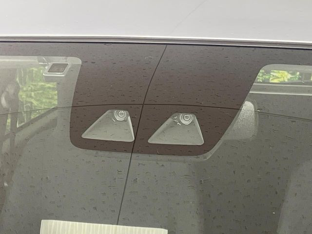 �y�X�}�[�g�A�V�X�g�z���s���ɑO���̎ԗ�����F�����A�Փ˂������Ȏ��͌x��ƃu���[�L�ŏՓˉ���Ɣ�Q�y�����A�V�X�g�B�����S�Ƀh���C�u�����y���݂��������܂��B