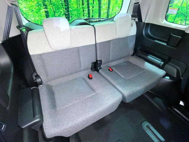 ���i���ȃI���W�i���t���A�}�b�g���I�v�V�����ɂĂ��p�ӂ��Ă���܂��B���D���ȃf�U�C����J���[�����Ԃɍ��킹�đI��ł����������Ƃ��ł��܂���