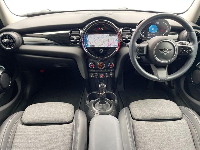 �A���ԃO���[�v���݌ɐ���2,000��!�S���̌n��X���烁�[�J�[�E�Ԏ��킸���Љ�o����̂ŁA���Ȃ��Ƀs�b�^���̂��Ԃ�������͂��ł���܂��͂��₢���킹��������