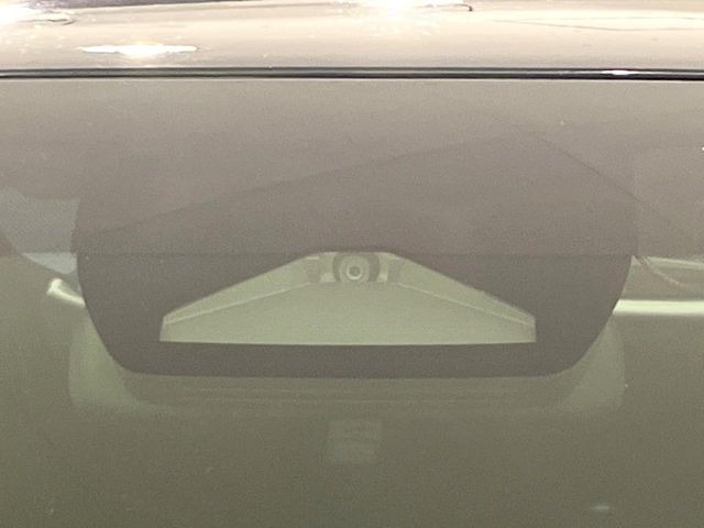 �y�g���^�Z�[�t�e�B�Z���X�z���s���ɑO���̎ԗ�����F�����A�Փ˂������Ȏ��͌x��ƃu���[�L�ŏՓˉ���Ɣ�Q�y�����A�V�X�g�B�����S�Ƀh���C�u�����y���݂��������܂��B