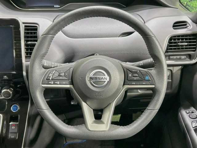 �y�����v�����X�e�A�����O�z�㎿�Ȋv���g�p���邱�ƂŁA��ɂ����������݂ƂĂ��^�]���₷���n���h���ł���