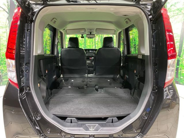 ���i�̂���������ʋ΁A���}���ɏ\���ȉ׎��X�y�[�X���m�ۂ��Ă���܂��B�Z�J���h�V�[�g��|���ƁA�傫�ȉו��̐ύڂ��\�ł���