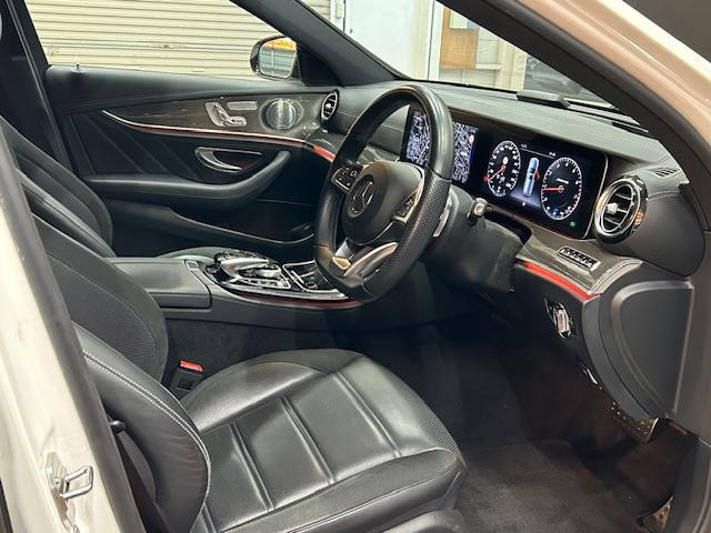 EクラスワゴンAMG E63 4マチック 4WD