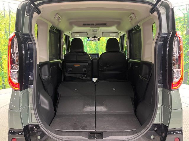 ���i�̂���������ʋ΁A���}���ɏ\���ȉ׎��X�y�[�X���m�ۂ��Ă���܂��B�Z�J���h�V�[�g��|���ƁA�傫�ȉו��̐ύڂ��\�ł���