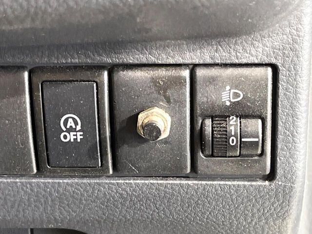 �y�A�C�h�����O�X�g�b�v�z�ԐM����a�؂Œ�Ԃ����ۂɃG���W�����~���A���ʂȔR���̏����}���܂��B�R��������ی�ɂȂ���@�\��G���W���̓u���[�L�𗣂��΍Ďn�����܂��B