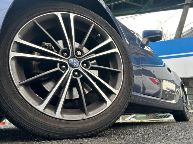 �y����17�C���`�A���~�z�C�[���z�O�ςɃ}�b�`���������A���~�z�C�[���𑕒����Ă���܂��B�e��ЊO�A���~�z�C�[����A�X�^�b�h���X�^�C�����戵�����Ă���܂��B���񂲑��k����������