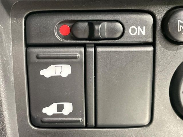 �y�p���[�X���C�h�h�A�z�X�}�[�g�L�[��^�]�Ȃ̃X�C�b�`�ŃX���C�h�h�A�̊J���\���d��������͂����ăh�A���J����K�v�������A���������q�l�ł��A�d���ו��������Ă��鎞�����N�ɊJ���߂ł��܂���