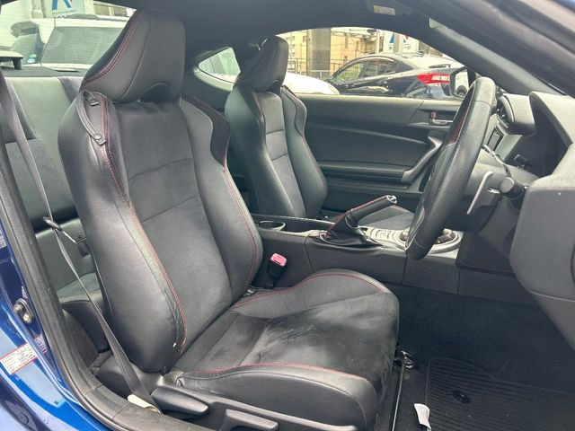 �y�n�[�t���U�[�V�[�g�z�������ƍ���S�n�𗼗������l�C�̃V�[�g���w�ʁE���ʂ̃A���J���^�[���f�ނ́A���G��⊊��ɂ����ɗD��Ă��܂��B�C���╞���ɍ��E���ꂸ���K�ɂ���肢�������܂��B