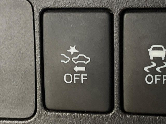 �y�X�}�[�g�A�V�X�g�z���s���ɑO���̎ԗ�����F�����A�Փ˂������Ȏ��͌x��ƃu���[�L�ŏՓˉ���Ɣ�Q�y�����A�V�X�g�B�����S�Ƀh���C�u�����y���݂��������܂��B