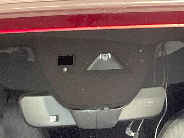 �yi-ACTIVESENSE�z���s���ɑO���̎ԗ�����F�����A�Փ˂������Ȏ��͌x��ƃu���[�L�ŏՓˉ���Ɣ�Q�y�����A�V�X�g�B�����S�Ƀh���C�u�����y���݂��������܂��B