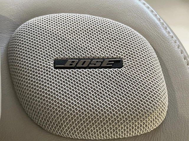 �yBOSE�T�E���h�V�X�e���z���i�ʃT�E���h�V�X�e���𓋍ځB��p�̃`���[�j���O���{���ꂽ�召�l�X�ȃX�s�[�J�[����ǎ��ȃT�E���h���t�ł��A�Տꊴ���ӂ�鉹����Ԃ����o���܂��B