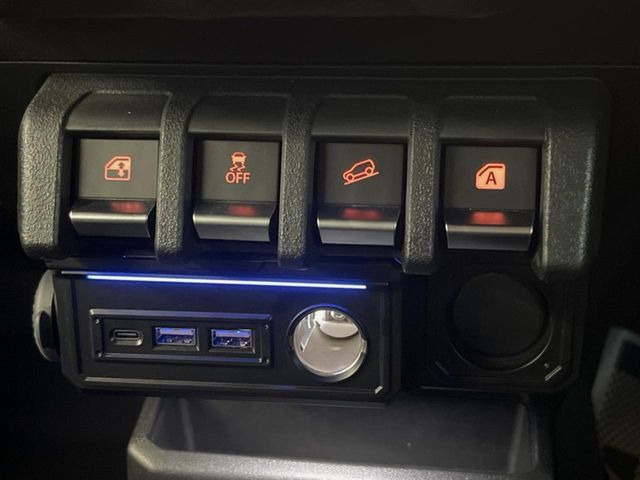 �y�_�E���q���A�V�X�g�z�}�ȍ⓹������Ƃ��Ɏ����Ńu���[�L�𐧌�A���̒ᑬ�x��ۂ��܂��B�ᓹ�∫�H�ȂǊ���₷���H�ʂ̉����ł��^�C�������b�N���Ȃ�������S!�n���h������ɏW���ł��܂�!