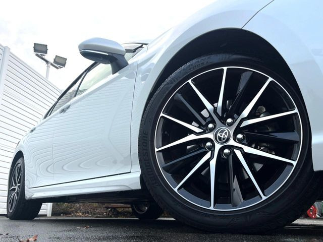 �y�����I�v�V����18�C���`�A���~�z�C�[���z�����I�v�V�����z�C�[���𑕒��B���s���\�̌���ɉ����A�O�ς����X�^�C���b�V���ɂȂ��Ă��܂��B