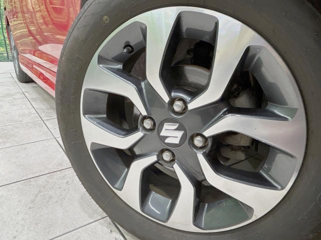 �y����15�C���`�A���~�z�C�[���z�O�ςɃ}�b�`���������A���~�z�C�[���𑕒����Ă���܂��B�e��ЊO�A���~�z�C�[����A�X�^�b�h���X�^�C�����戵�����Ă���܂��B���񂲑��k����������