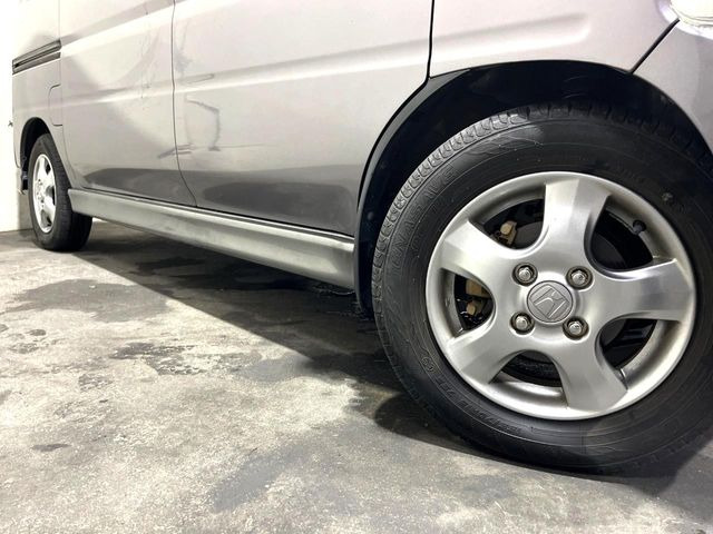 �y����13�C���`�A���~�z�C�[���z�O�ςɃ}�b�`���������A���~�z�C�[���𑕒����Ă���܂��B�e��ЊO�A���~�z�C�[����A�X�^�b�h���X�^�C�����戵�����Ă���܂��B���񂲑��k����������