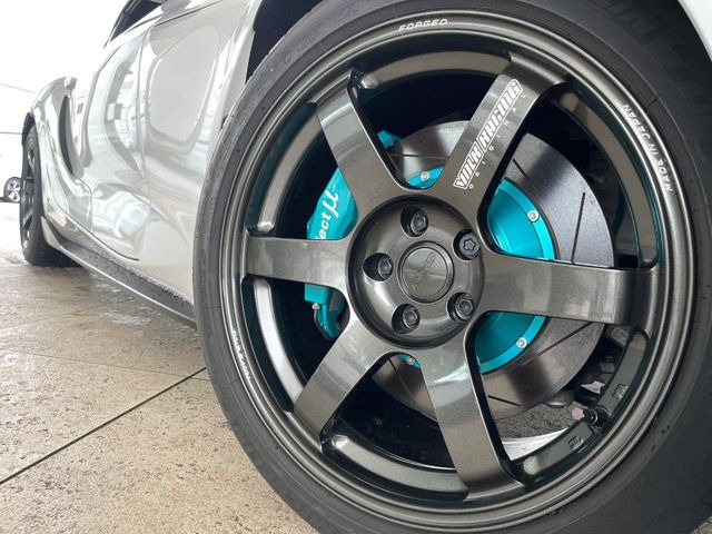 �yRAYS��18�C���`�A���~�z�C�[���z��l�C���[�J�[�̃z�C�[���𑕔���y�ʁE���d�x�̃A���~�z�C�[���́A�n���h�����O�E�����ȂǁA����̎������サ�Ă���܂���