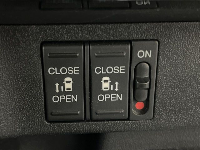 �y�����p���[�X���C�h�h�A�z�X�}�[�g�L�[��^�]�Ȃ̃X�C�b�`�Ō�ȗ����X���C�h�h�A�̊J���\���d��������͂����ăh�A���J����K�v�������A�����Ȃ��q�l�ł��ȒP�ɊJ���߂ł����K�ł���