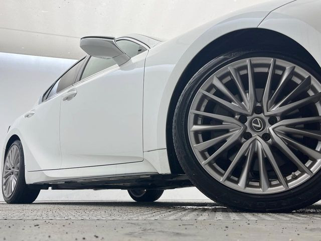 �y����19�C���`�A���~�z�C�[���z�O�ςɃ}�b�`���������A���~�z�C�[���𑕒����Ă���܂��B�e��ЊO�A���~�z�C�[����A�X�^�b�h���X�^�C�����戵�����Ă���܂��B���񂲑��k����������