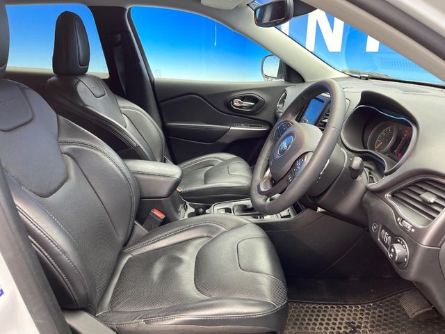 ���V�[�g�̎g�p��:�j��E�ւ�������Ȃ��A�����̒ʂ肫�ꂢ�ȏ�Ԃ��ێ����Ă���܂��B�܂��A�����N���[�j���O�E�R�[�e�B���O�����p�����������܂��B