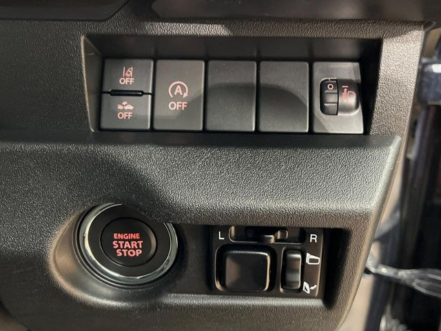 �y�X�Y�L �Z�[�t�e�B�T�|�[�g�z���s���ɑO���̎ԗ�����F�����A�Փ˂������Ȏ��͌x��ƃu���[�L�ŏՓˉ���Ɣ�Q�y�����A�V�X�g�B�����S�Ƀh���C�u�����y���݂��������܂��B