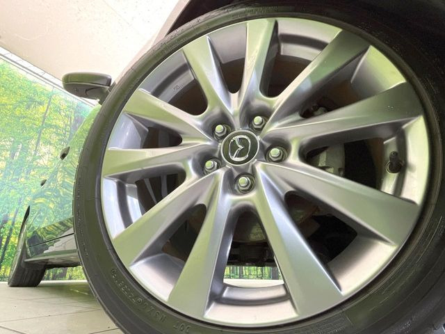 �y����18�C���`�A���~�z�C�[���z�O�ςɃ}�b�`���������A���~�z�C�[���𑕒����Ă���܂��B�e��ЊO�A���~�z�C�[����A�X�^�b�h���X�^�C�����戵�����Ă���܂��B���񂲑��k����������