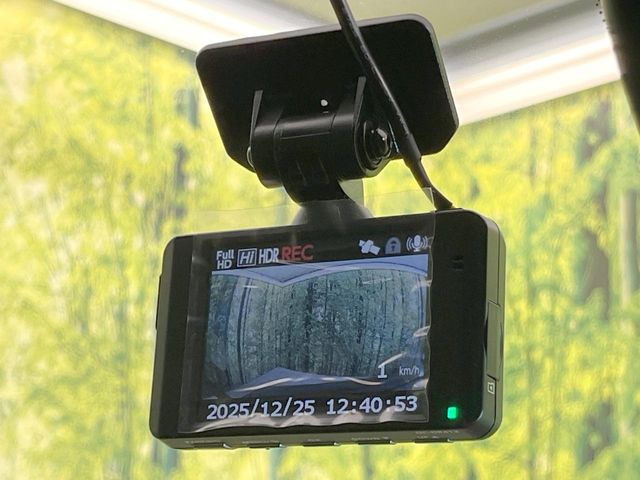 �y�h���C�u���R�[�_�[�z���S�E���S�ȃJ�[���C�t�ɕK�{�̃h���C�u���R�[�_�[�𑕔�!���s���͂������A������^�]�⎖�̂ɑ��������ۂ̏󋵂��f���ŋL�^���A����̃��X�N�ɔ����܂��B