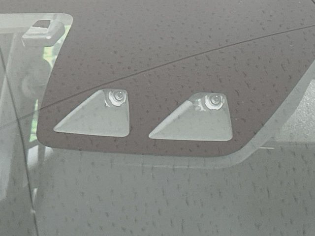 �y�X�}�[�g�A�V�X�g�z���s���ɑO���̎ԗ�����F�����A�Փ˂������Ȏ��͌x��ƃu���[�L�ŏՓˉ���Ɣ�Q�y�����A�V�X�g�B�����S�Ƀh���C�u�����y���݂��������܂��B