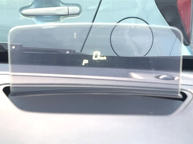 �y�w�b�h�A�b�v�f�B�X�v���C�z���݂̑��x�⑖�s�����f�W�^���\���ŉ^�]�ȑO���̃K���X�ɓ��e!�^�]���A�ڐ������炳���K�v�ȏ����m�F�ł���̂łƂ��Ă��֗��ň��S!