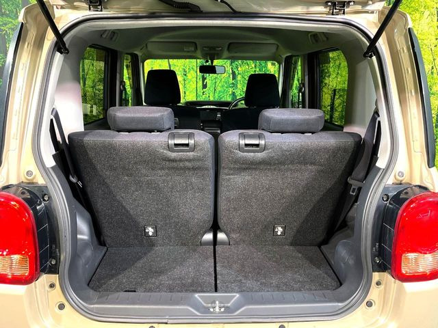 ���i�̂���������ʋ΁A���}���ɏ\���ȉ׎��X�y�[�X���m�ۂ��Ă���܂��B�Z�J���h�V�[�g��|���ƁA�傫�ȉו��̐ύڂ��\�ł���