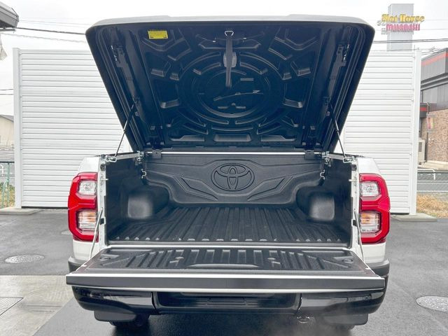 �ύڗ�500kg�̍L�X�Ƃ����f�b�L�́A�V�т���d���܂ő��p�r�Ɏg���܂��B�x�b�h���C�i�[��g�m�J�o�[�̎��t���������k��������