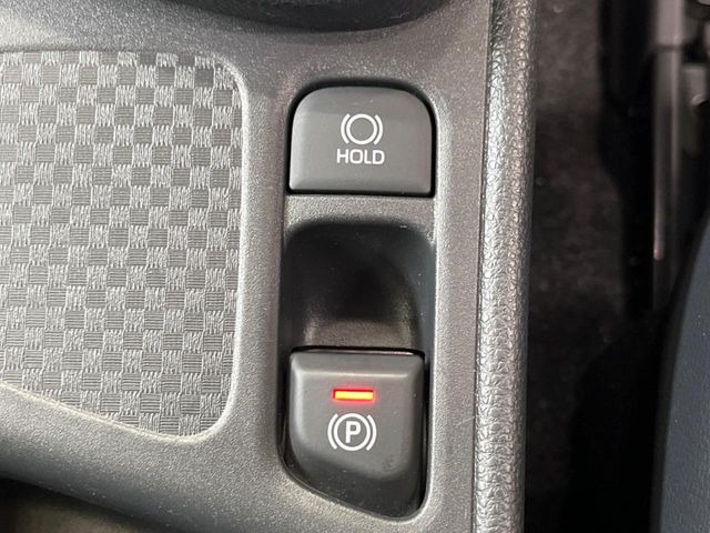 �y�I�[�g�u���[�L�z�[���h�z�M���҂���a�؂Œ�Ԏ��Ƀu���[�L���瑫�𗣂��Ă��A��~��Ԃ�ێ����Ă���܂��B�O�i����Ƃ��̓A�N�Z���𓥂߂Ύ����ŉ��������̂ň��S��X���^�]���y�ɂȂ�܂���