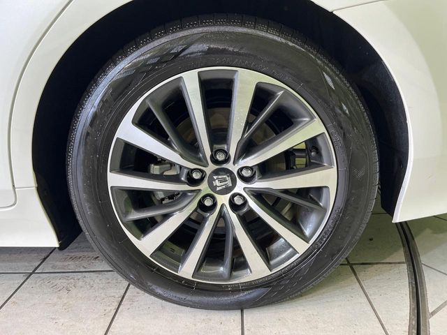 �y�����A���~�z�C�[���z�O�ςɃ}�b�`���������A���~�z�C�[���𑕒����Ă���܂��B�e��ЊO�A���~�z�C�[����A�X�^�b�h���X�^�C�����戵�����Ă���܂��B���񂲑��k����������