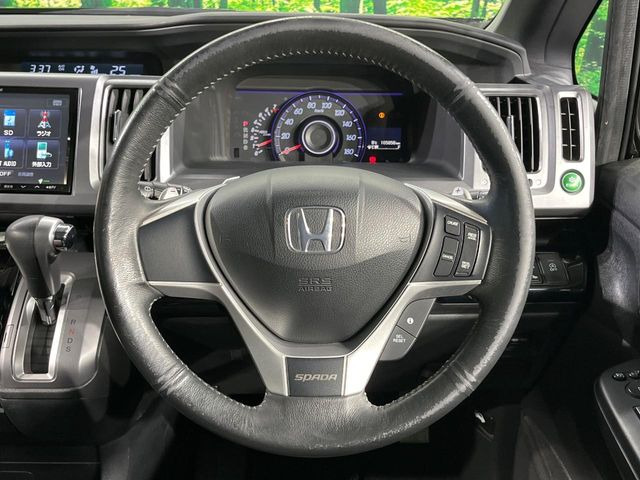 �y�����v�����X�e�A�����O�z�㎿�Ȋv���g�p���邱�ƂŁA��ɂ����������݂ƂĂ��^�]���₷���n���h���ł���