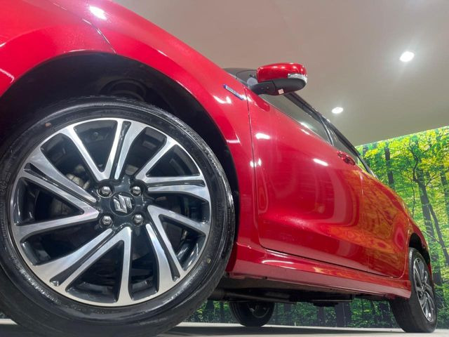 �y����16�C���`�A���~�z�C�[���z�O�ςɃ}�b�`���������A���~�z�C�[���𑕒����Ă���܂��B�e��ЊO�A���~�z�C�[����A�X�^�b�h���X�^�C�����戵�����Ă���܂��B���񂲑��k����������