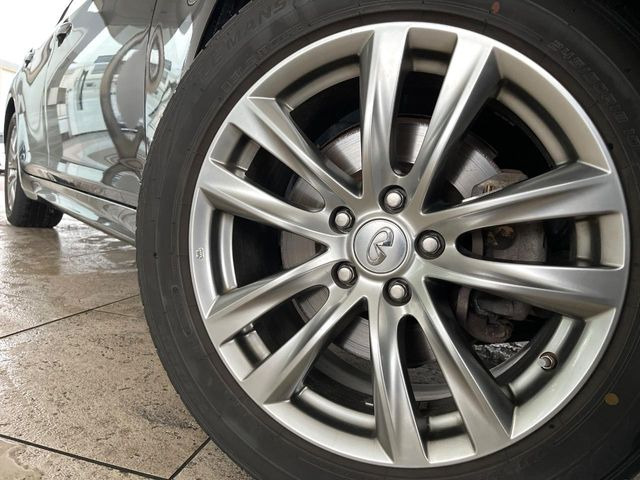 �y���������C���`�A���~�z�C�[���z�O�ςɃ}�b�`���������A���~�z�C�[���𑕒����Ă���܂��B�e��ЊO�A���~�z�C�[����A�X�^�b�h���X�^�C�����戵�����Ă���܂��B���񂲑��k����������