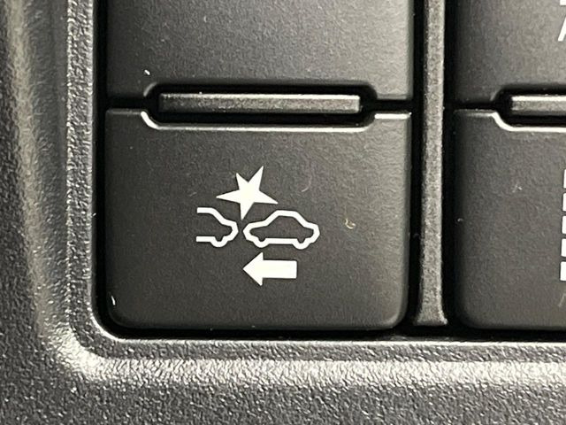 �y�g���^�Z�[�t�e�B�Z���X�z���s���ɑO���̎ԗ�����F�����A�Փ˂������Ȏ��͌x��ƃu���[�L�ŏՓˉ���Ɣ�Q�y�����A�V�X�g�B�����S�Ƀh���C�u�����y���݂��������܂��B